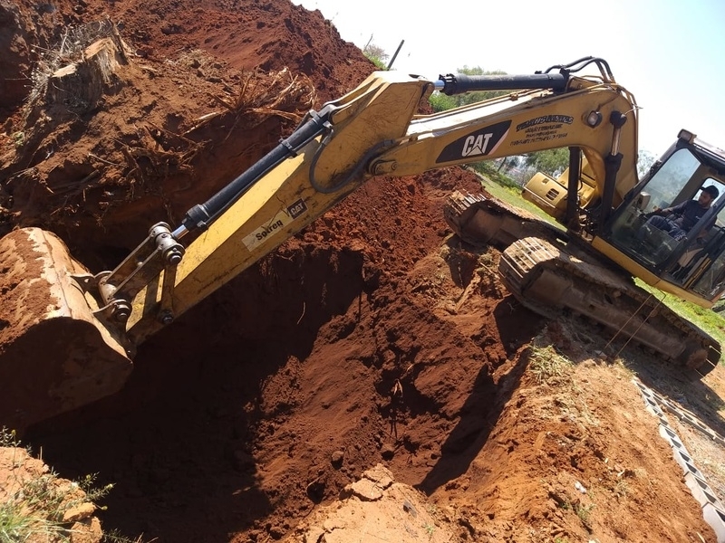 Locação de Escavadeiras de Terraplanagem Preço Indaiatuba  - Locação de Escavadeira Pequena